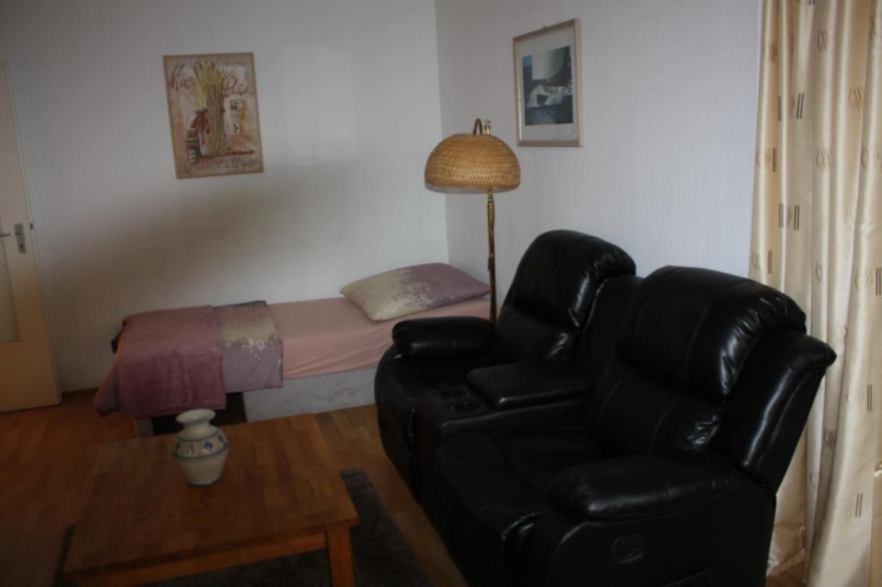 Zentral Gelegene Ferienwohnung Lübeck Exterior foto